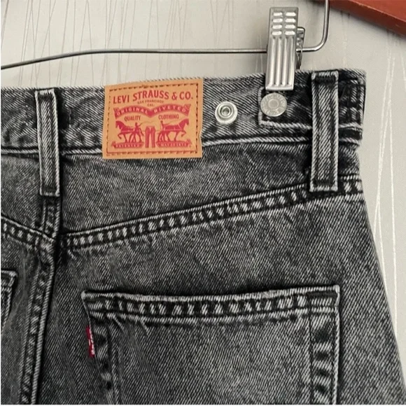 NWT Levi’s Cinch Barrel Jeans Black - Picture 9 of 15